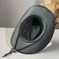 📢📢50 % DE RÉDUCTION !! ⏰ ✨ Chapeau de Cowboy Vintage à Large Bord & Lanière – PU, Taille Unique, Réglable ☀️